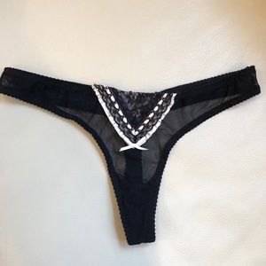 Victoria’s Secret Panties M